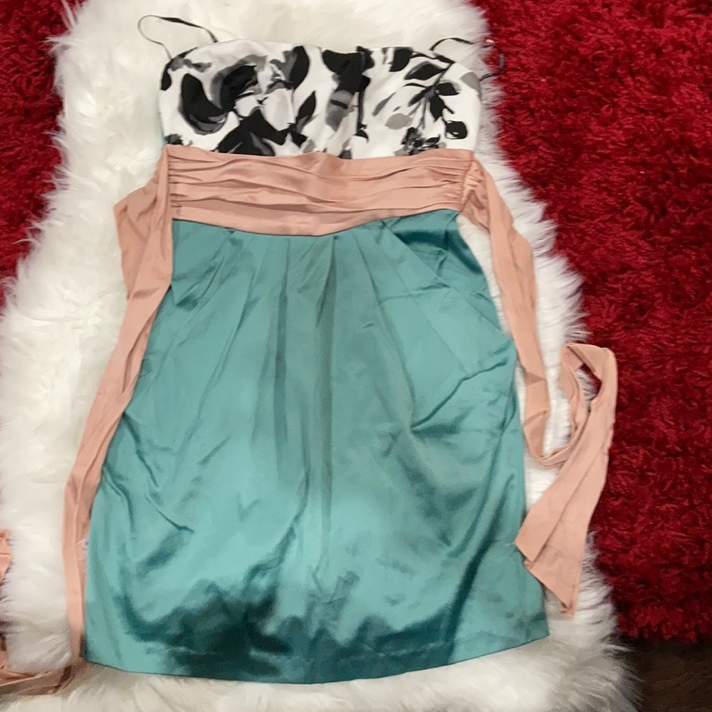 Casual / Cocktail Dress - Picture 5 of 7